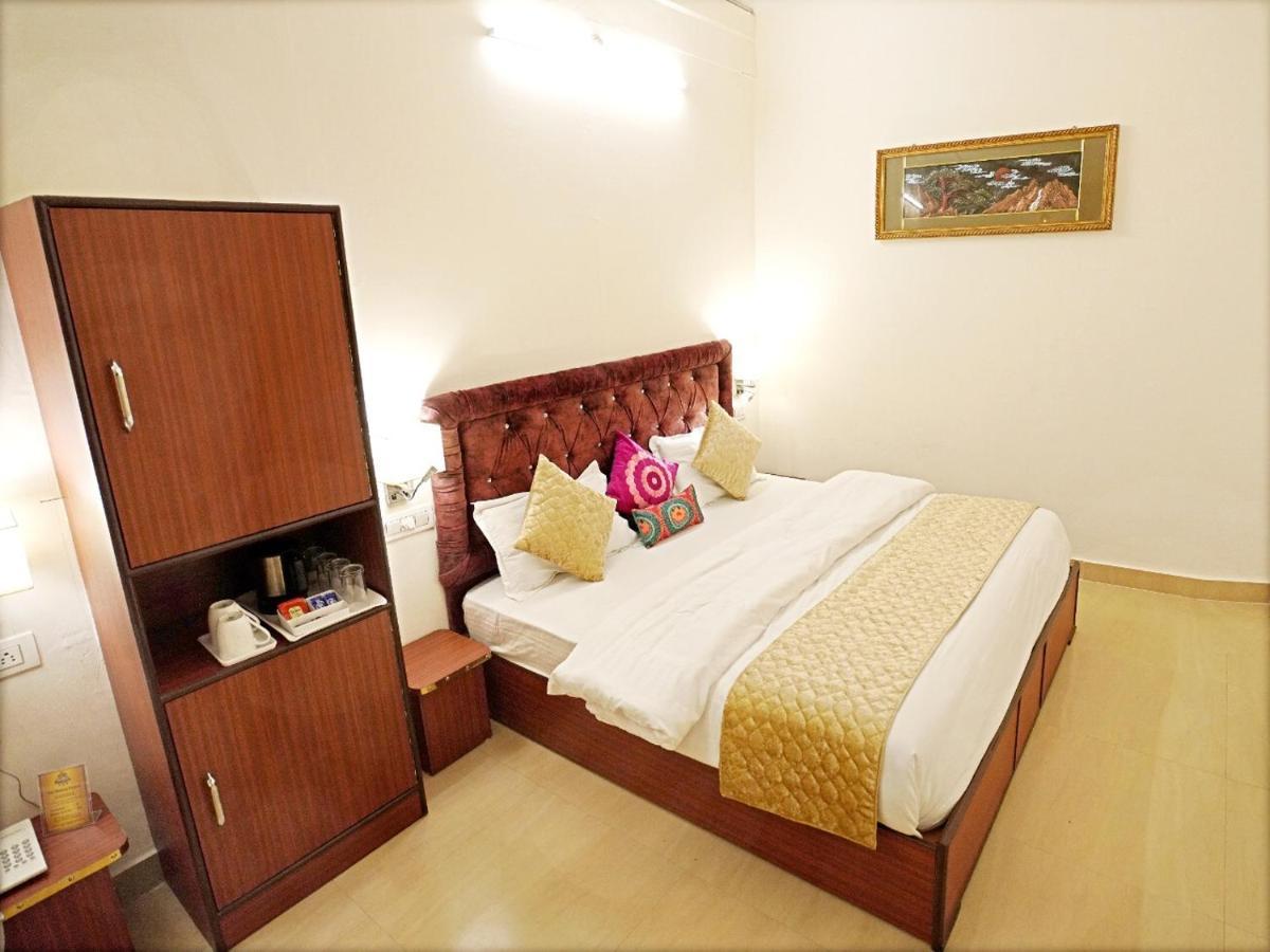 The Neeraj Palace Rishīkesh Buitenkant foto